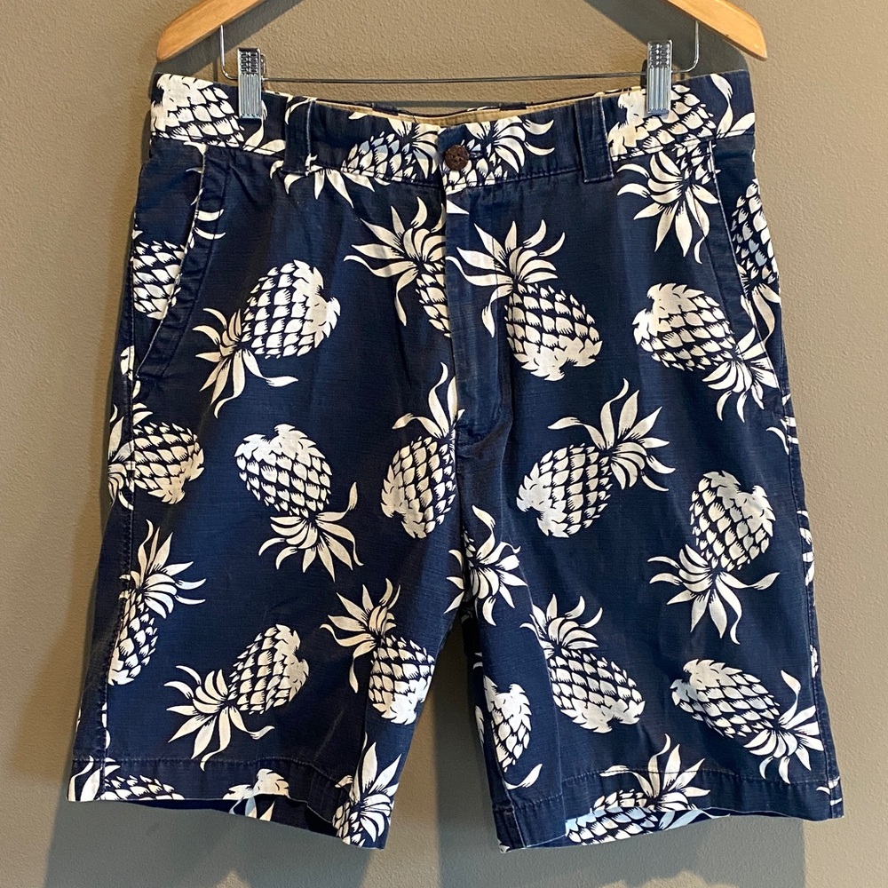 Izod Navy Blue Pineapple Print Men's Shorts